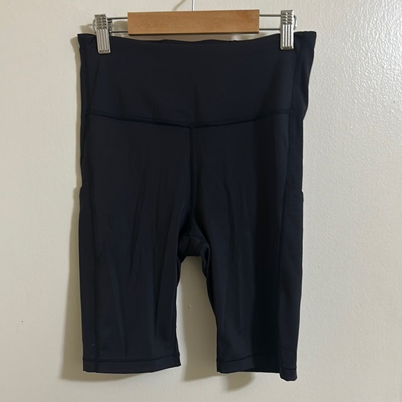 EUC Athleta Ultimate Stash Pocket 9” Bike Shorts Small Black - Picture 1 of 6